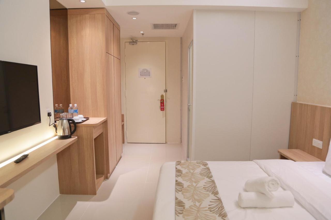Top Holiday Hotel Seri Kembangan Exterior photo