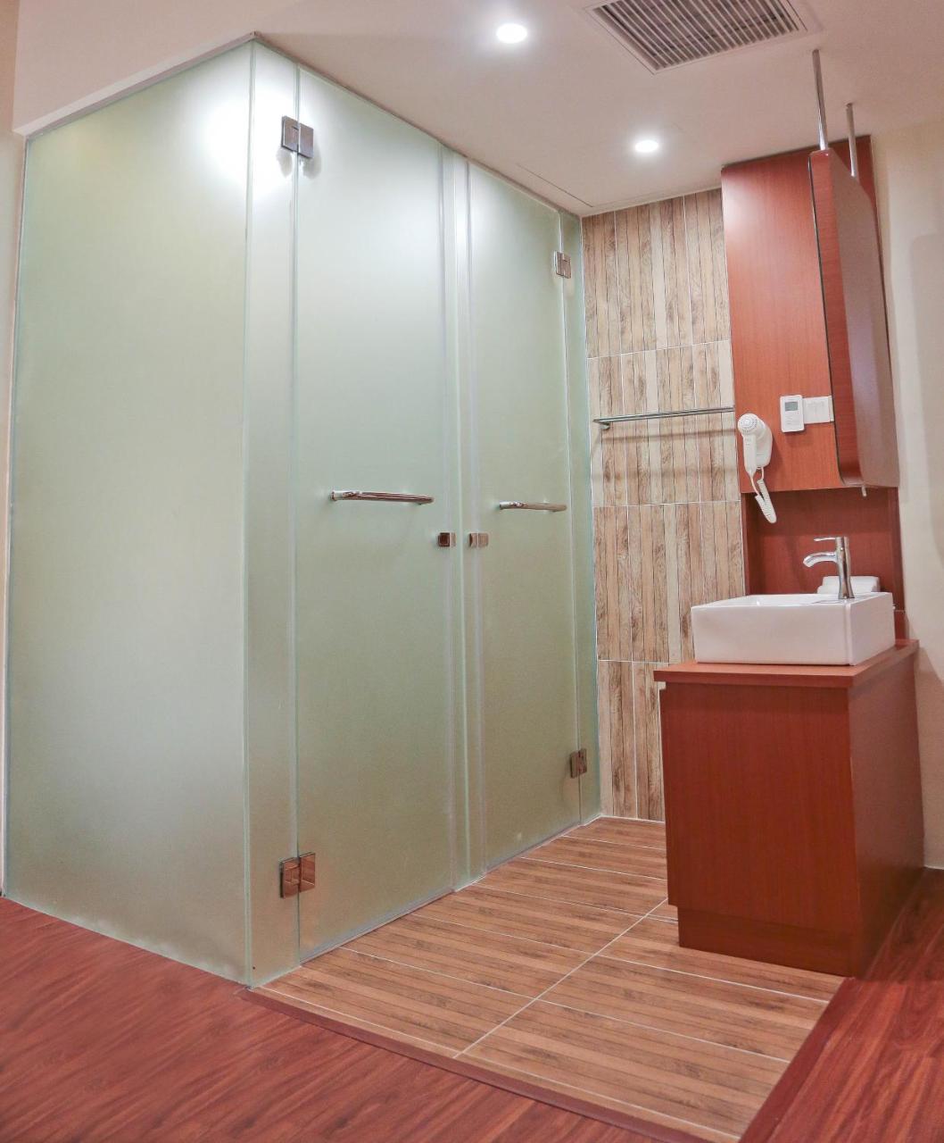 Top Holiday Hotel Seri Kembangan Exterior photo