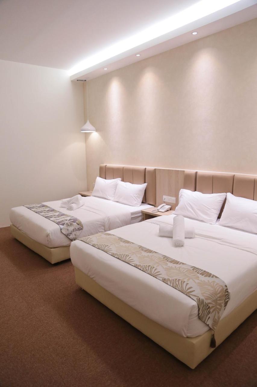 Top Holiday Hotel Seri Kembangan Exterior photo