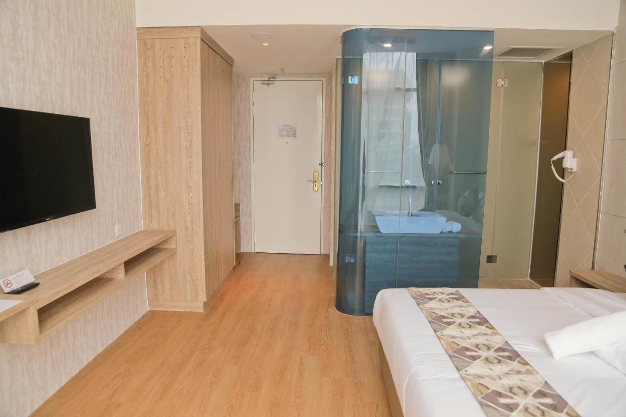 Top Holiday Hotel Seri Kembangan Exterior photo