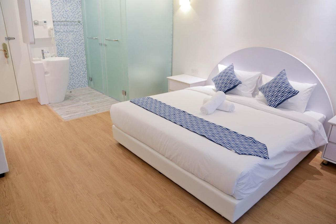 Top Holiday Hotel Seri Kembangan Exterior photo
