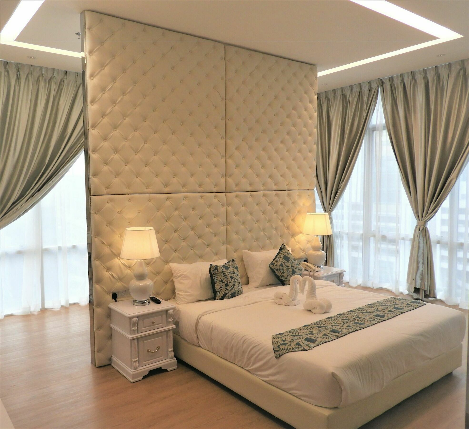 Top Holiday Hotel Seri Kembangan Exterior photo